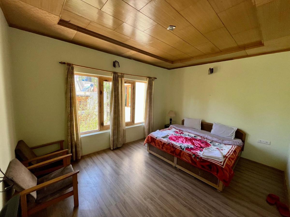 Niri-La Guest House Лех Екстер'єр фото