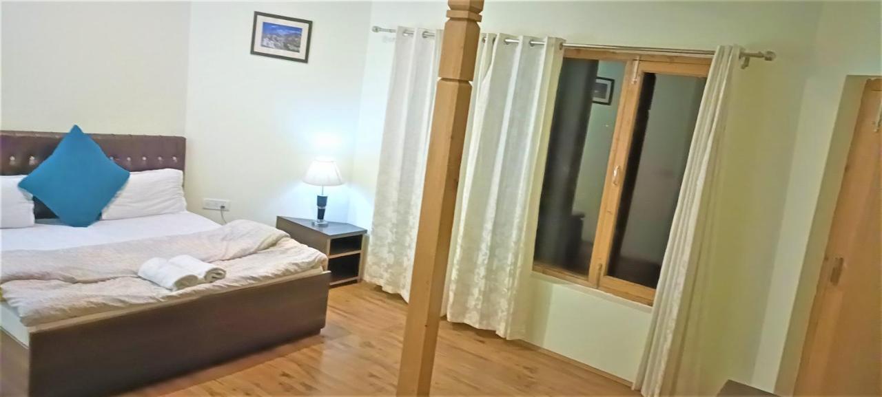 Niri-La Guest House Лех Екстер'єр фото