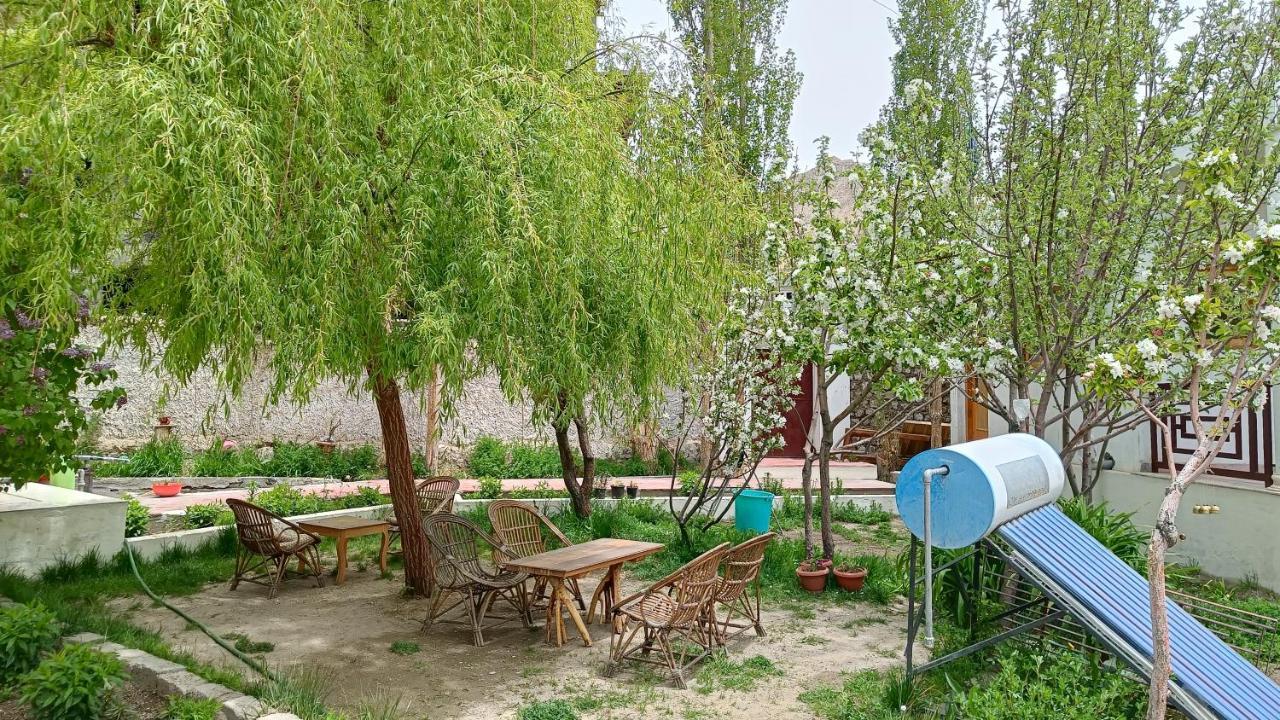 Niri-La Guest House Лех Екстер'єр фото